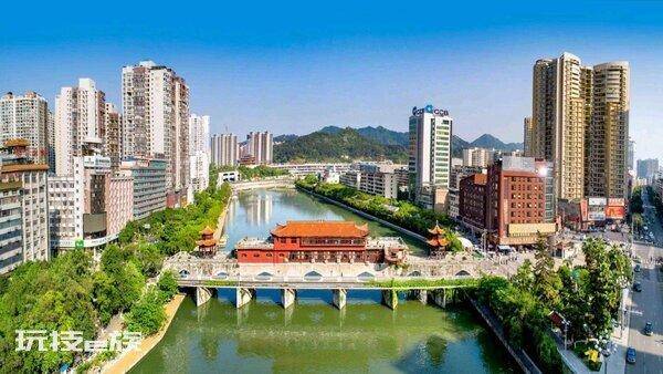 都匀市属于哪个市(贵州都匀是一座山水完美融合的高原桥城)-图片1